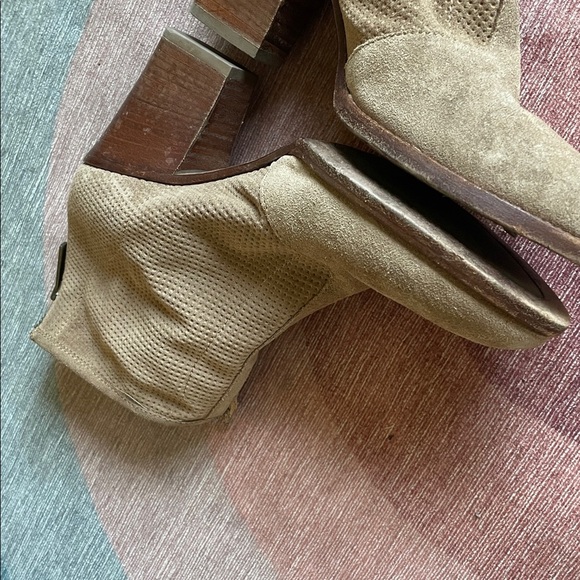 Aquatalia Perforated Tan Fall Brown Ankle Boots With Chunky Heel - Picture 7 of 15